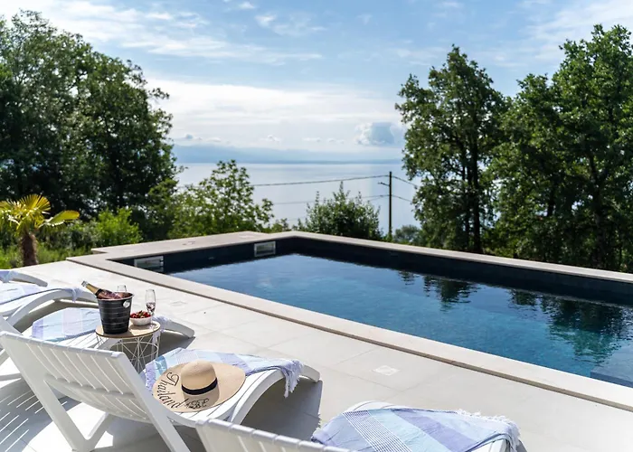 וילה Mare&monti In Opatija, Heated Pool With Sea View אופטיה